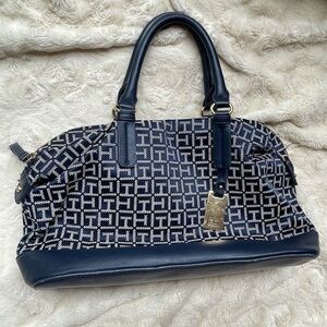 Tommy Hilfiger Signature Print Zipper Closure Bag
